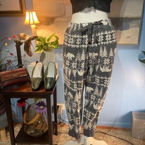 Old Navy Gray and White Patterned Pajama Pants